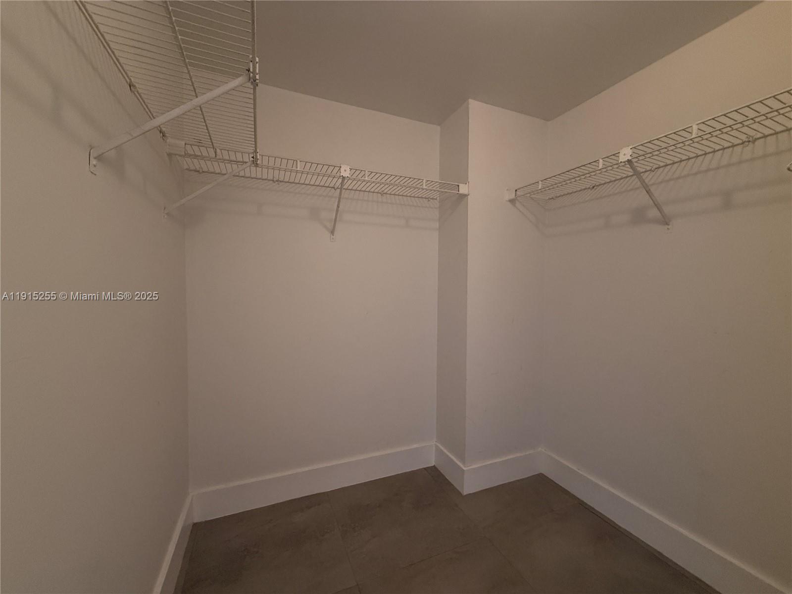 PARC CENTRAL AVENTURA EAS - Residential Lease