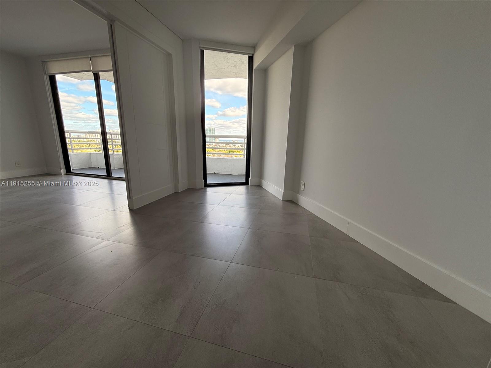 PARC CENTRAL AVENTURA EAS - Residential Lease