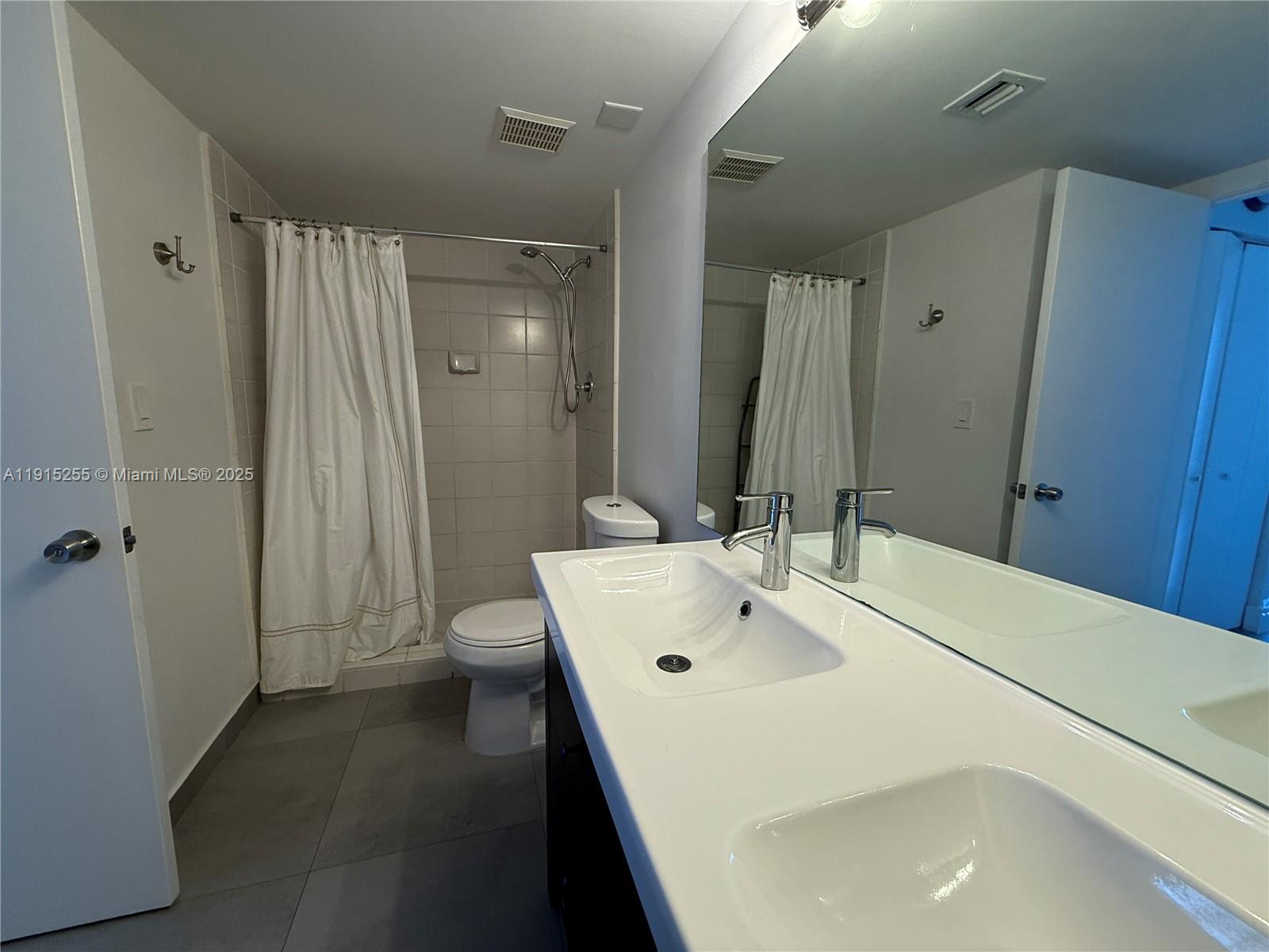 PARC CENTRAL AVENTURA EAS - Residential Lease