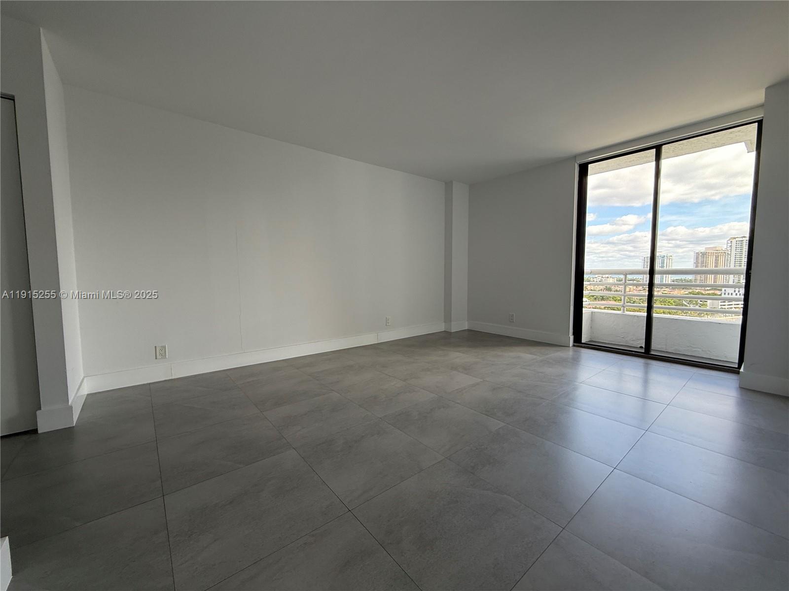 PARC CENTRAL AVENTURA EAS - Residential Lease