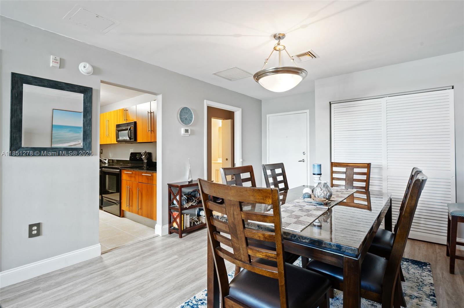 RESIDENCES ON HOLLYWOOD B - Residential