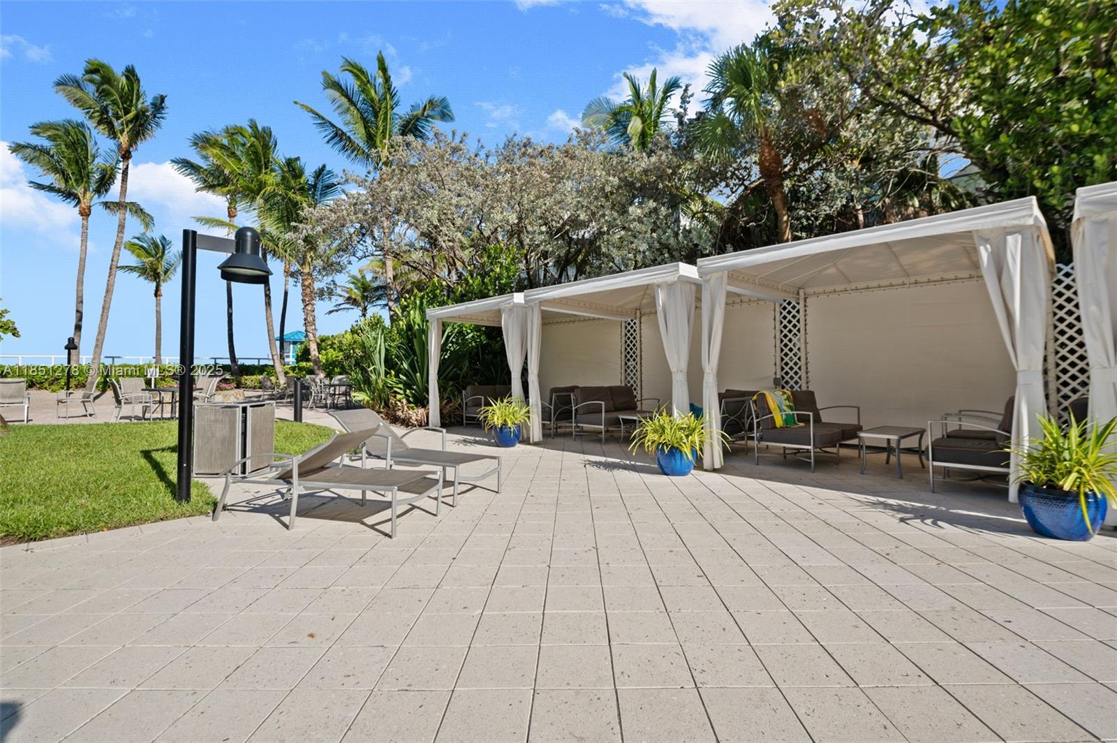 RESIDENCES ON HOLLYWOOD B - Residential