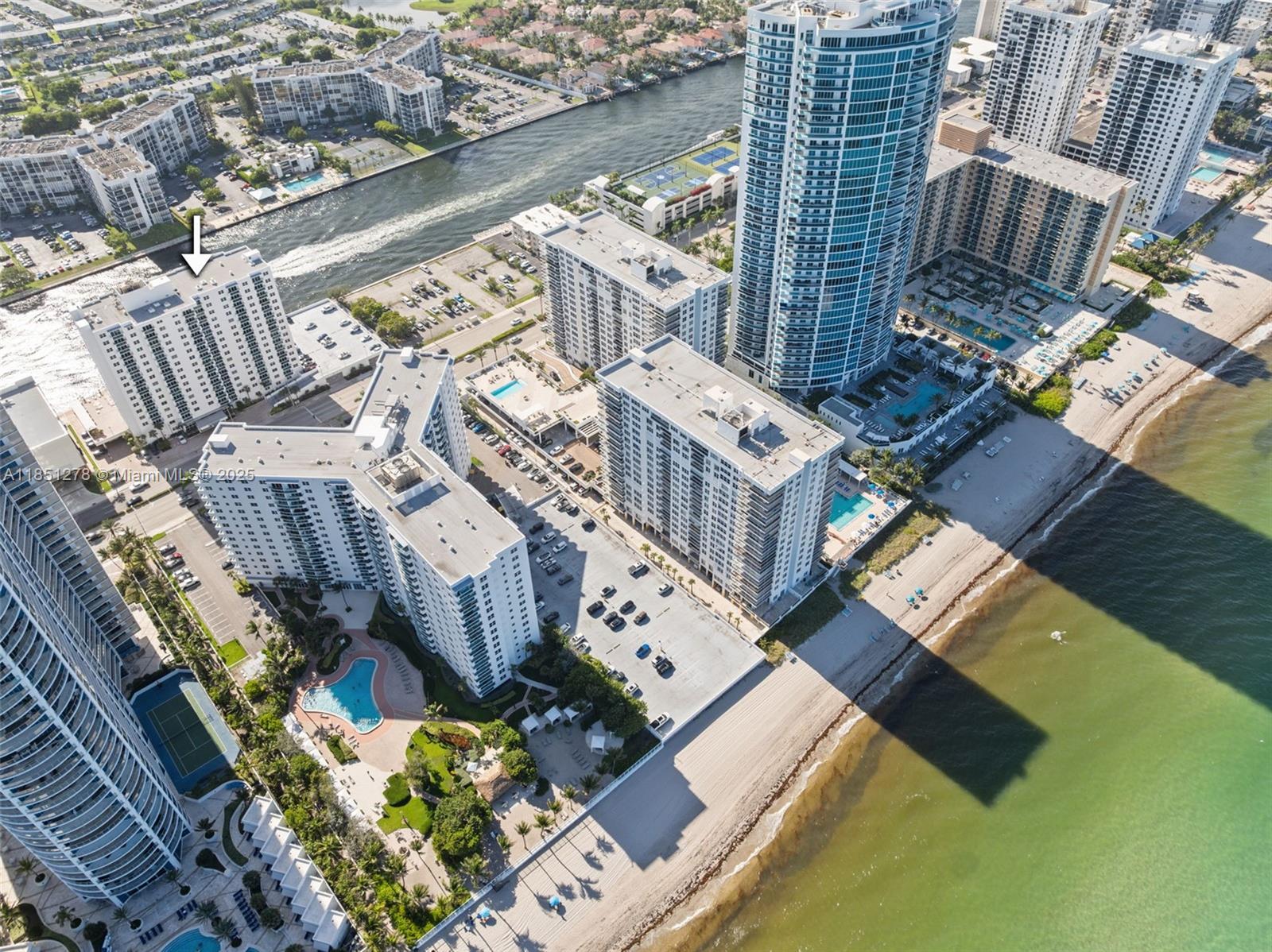 RESIDENCES ON HOLLYWOOD B - Residential