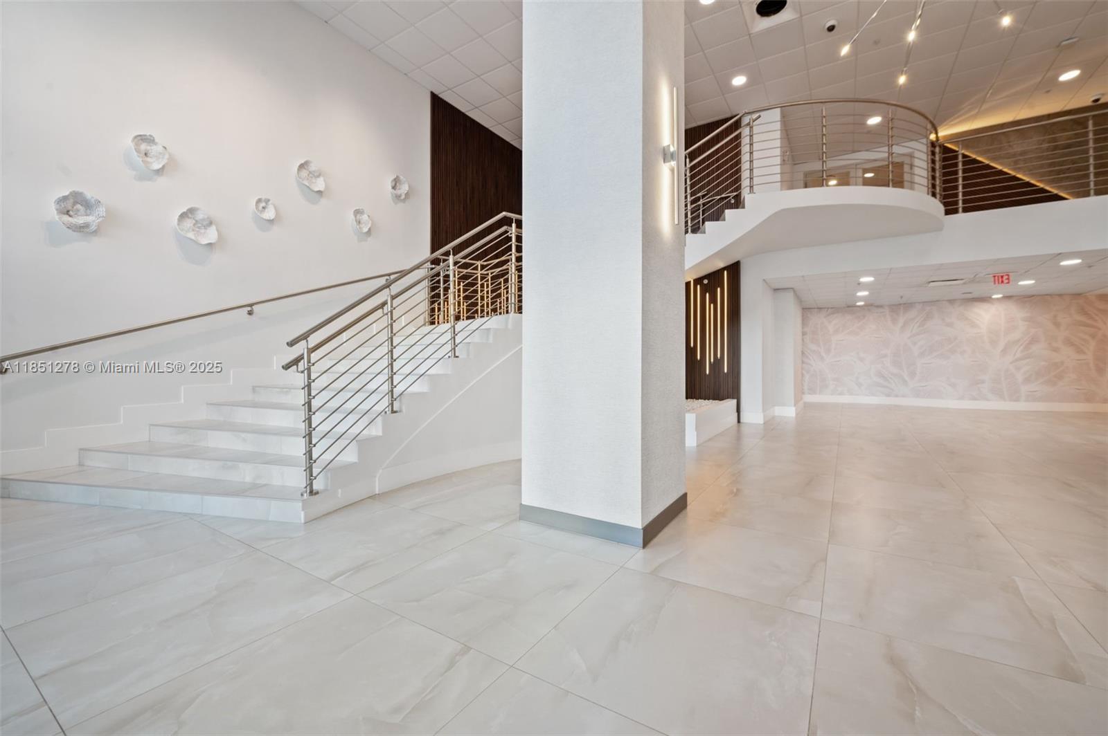 RESIDENCES ON HOLLYWOOD B - Residential