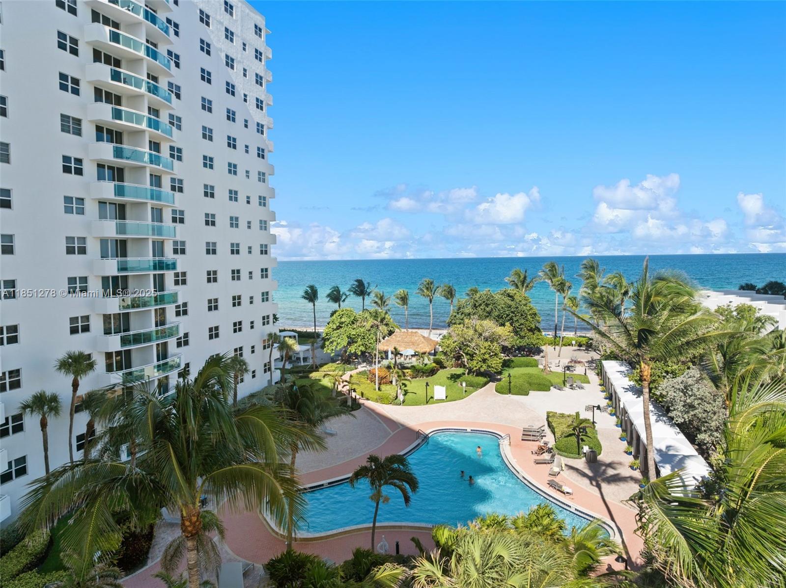 RESIDENCES ON HOLLYWOOD B - Residential