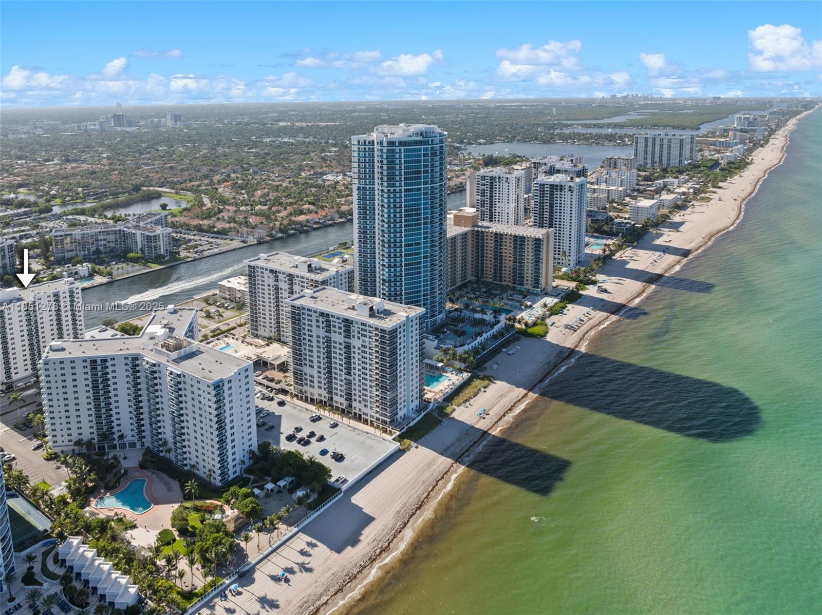 RESIDENCES ON HOLLYWOOD B - Residential