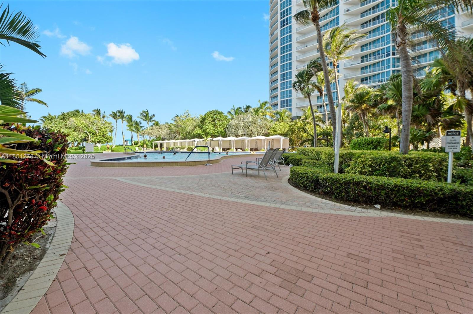 RESIDENCES ON HOLLYWOOD B - Residential