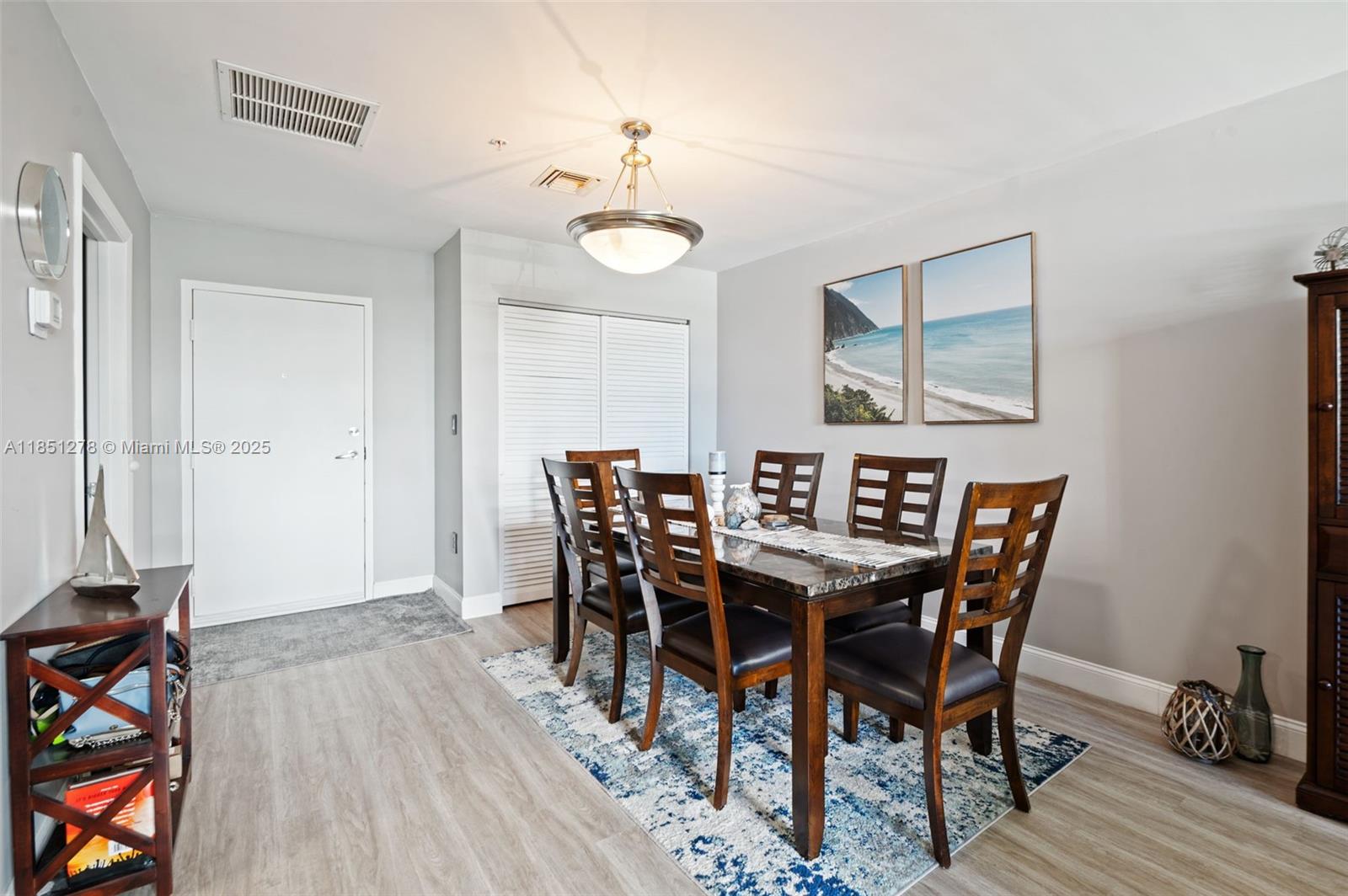 RESIDENCES ON HOLLYWOOD B - Residential