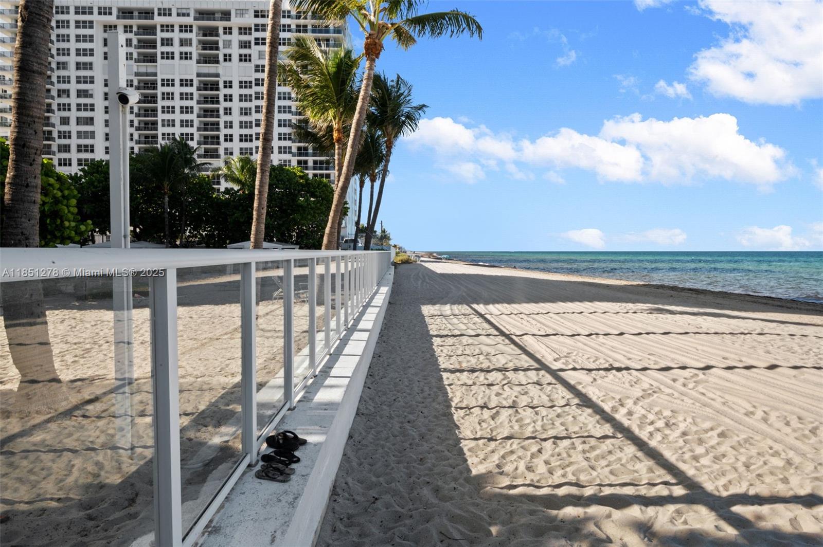 RESIDENCES ON HOLLYWOOD B - Residential