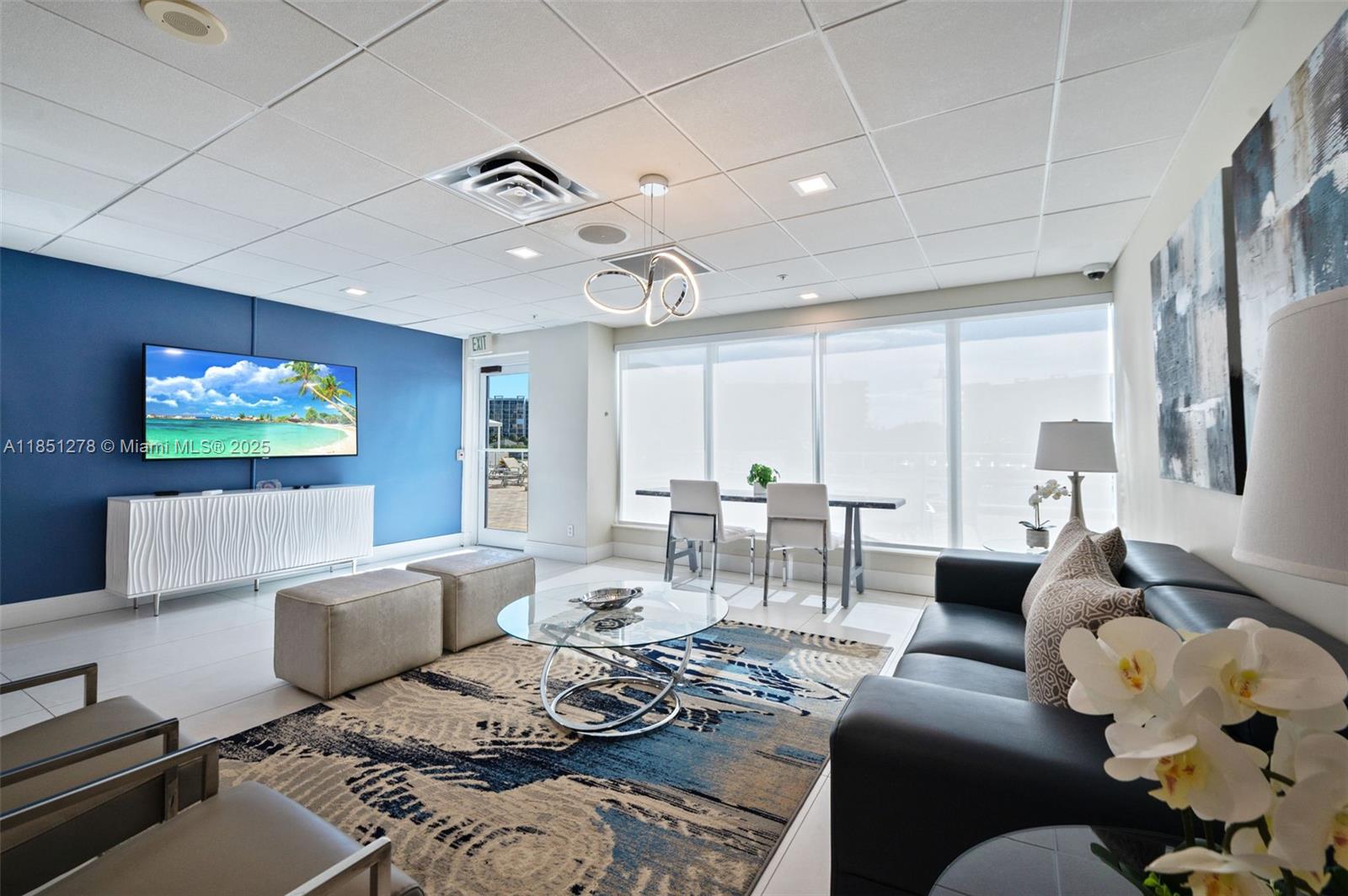 RESIDENCES ON HOLLYWOOD B - Residential