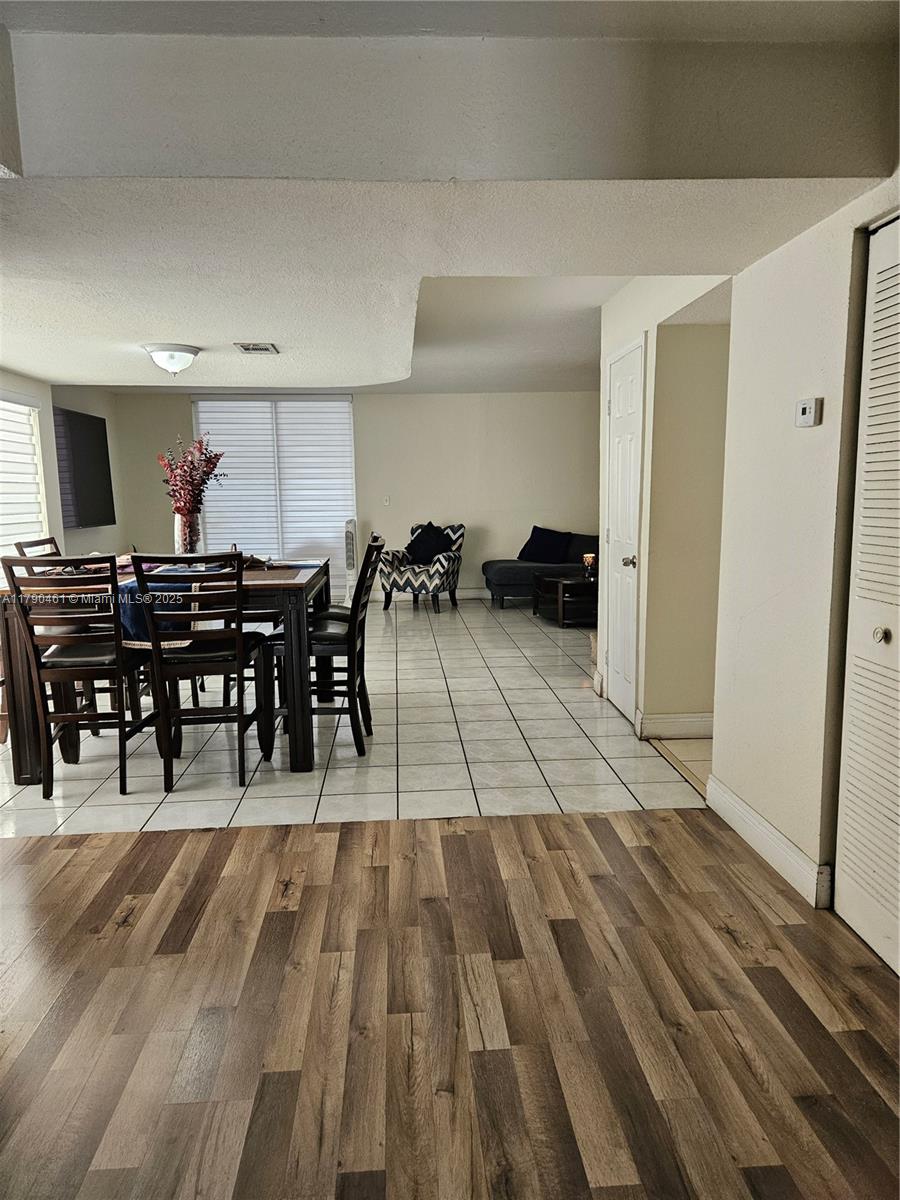 4301 W 10th Ct