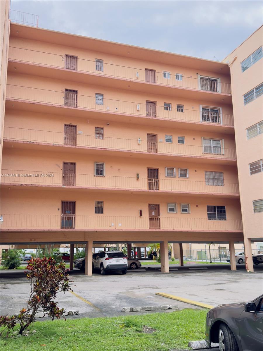 440 E 23rd St 1219, Hialeah, Miami-Dade County, Florida - 1 Bedrooms  
2 Bathrooms - 