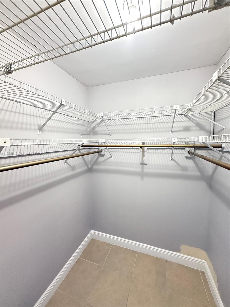 GOLDEN GATE CONDO PHASE I - Residential