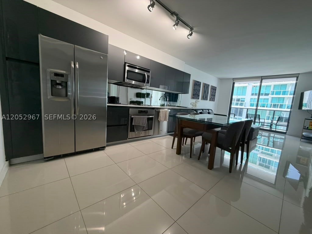 31 SE 6th St 2604