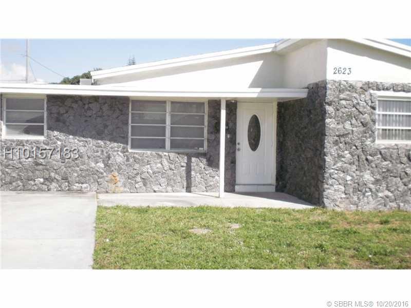 welcome home to this dreamy 3/1 single family home! feature a newer kitchen, ss appliances, amazing bathroom, large leaving space all tile floors, a huge back yard and much much more.... fast approval process