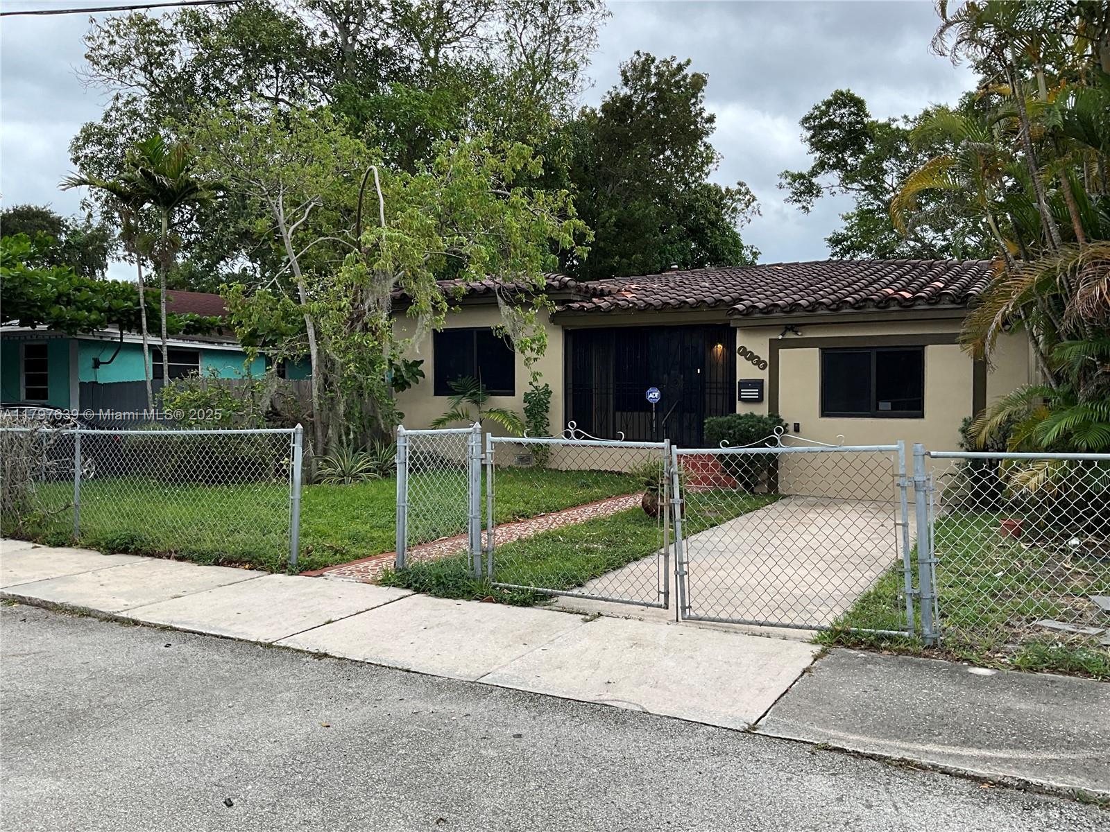 CRESTWOOD - Residential