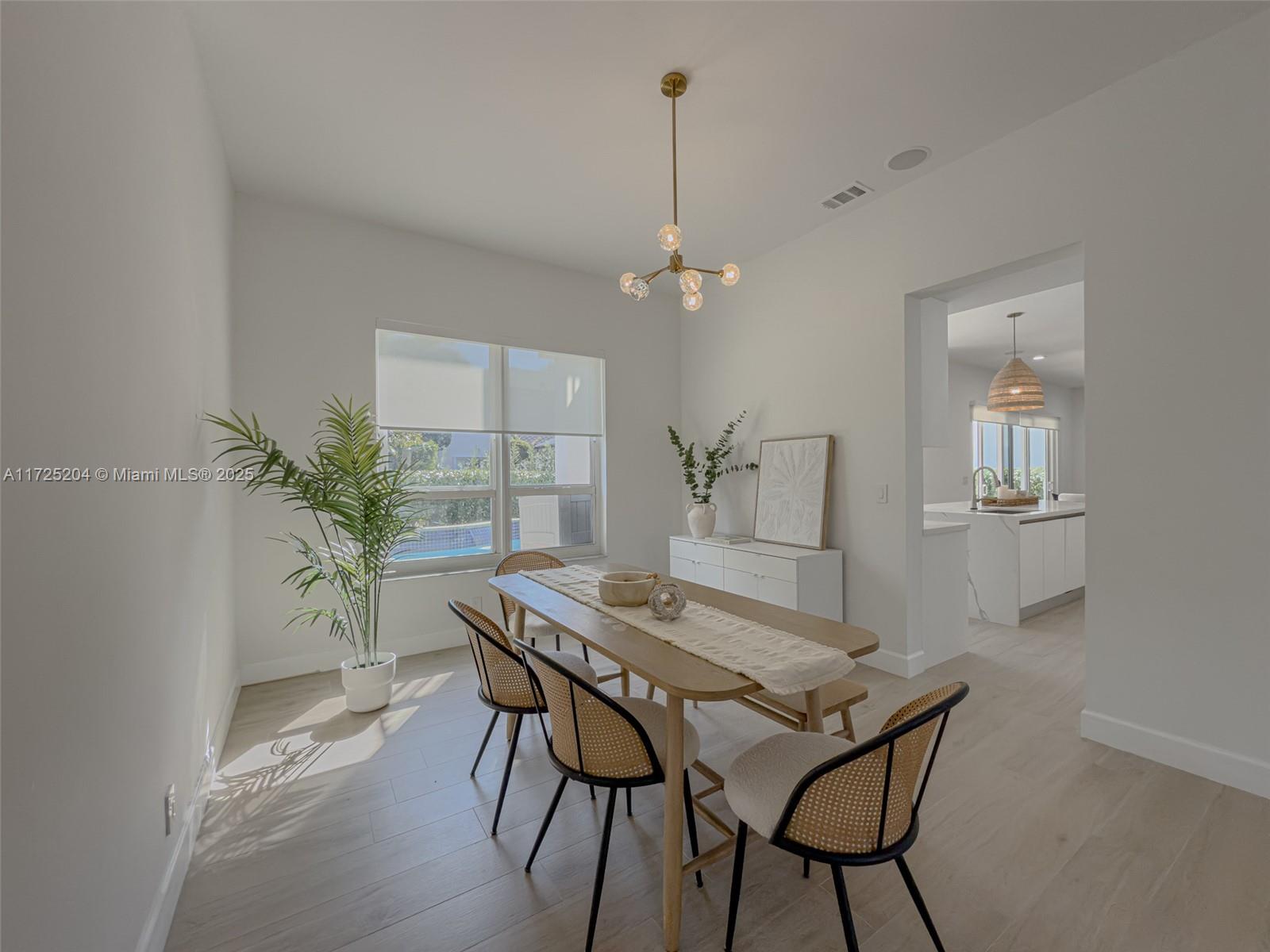 2556 Jardin Mnr