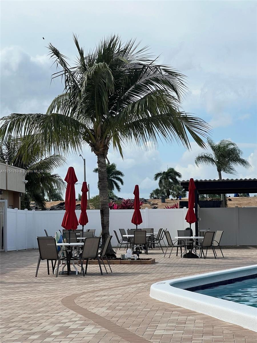 CRESTHAVEN VILLAS 16 COND - Residential