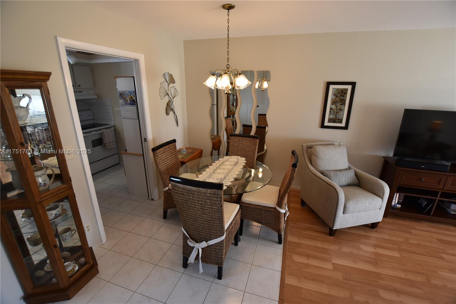 CRESTHAVEN VILLAS 16 COND - Residential