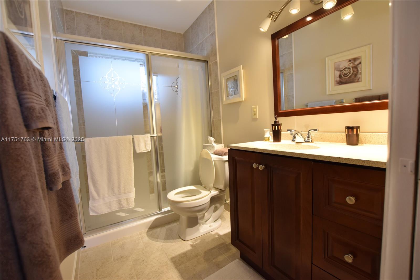 CRESTHAVEN VILLAS 16 COND - Residential