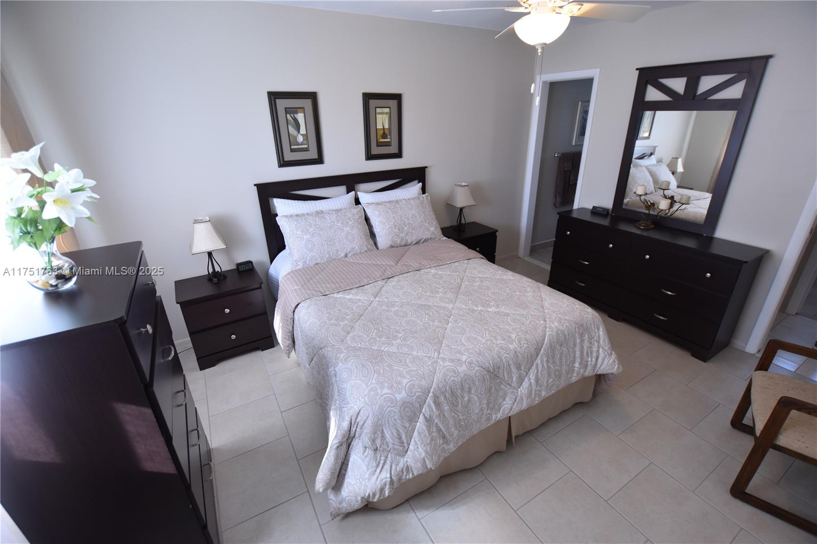 CRESTHAVEN VILLAS 16 COND - Residential