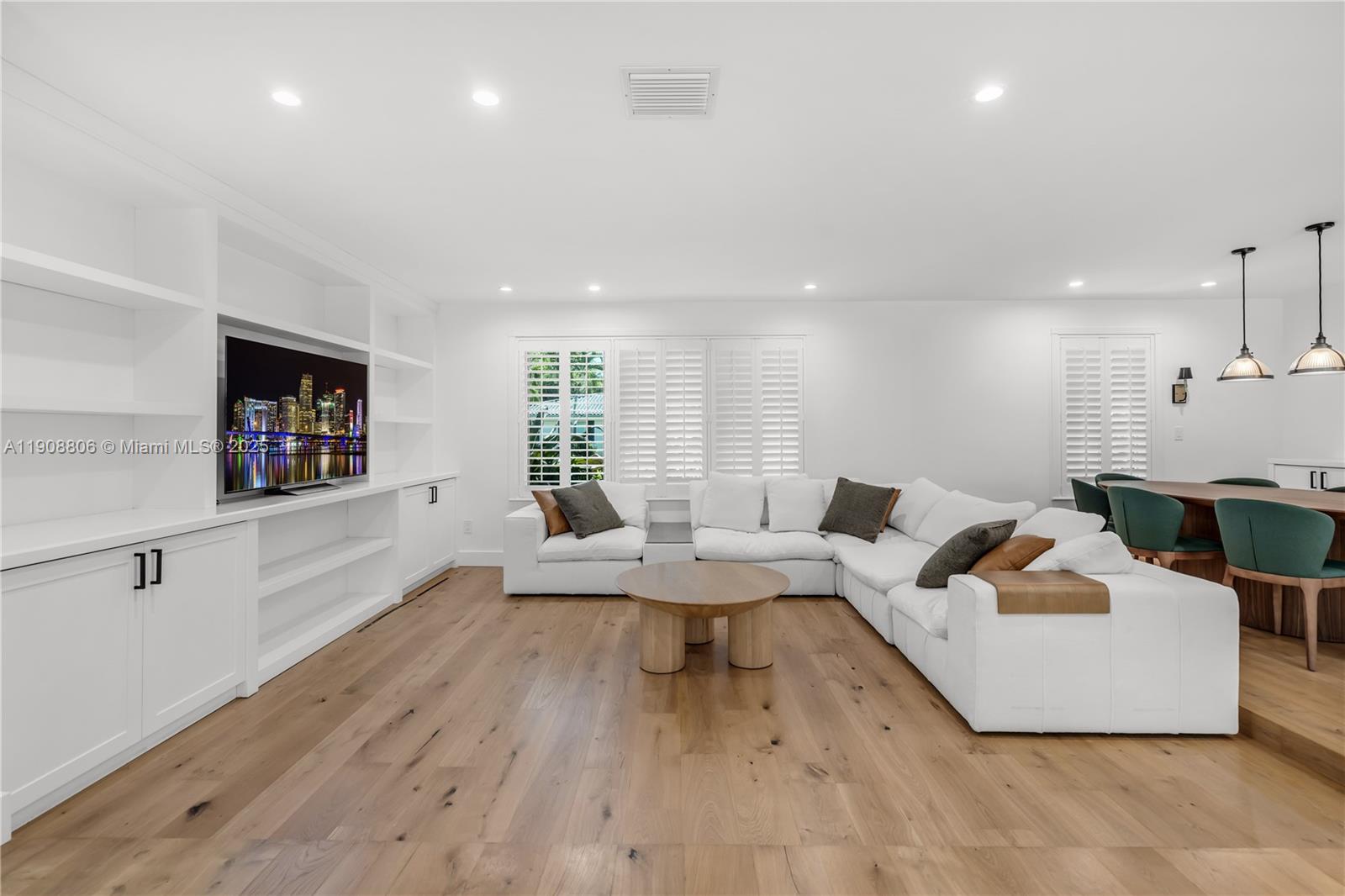 HILLARY ESTATES FIRST ADD - Residential