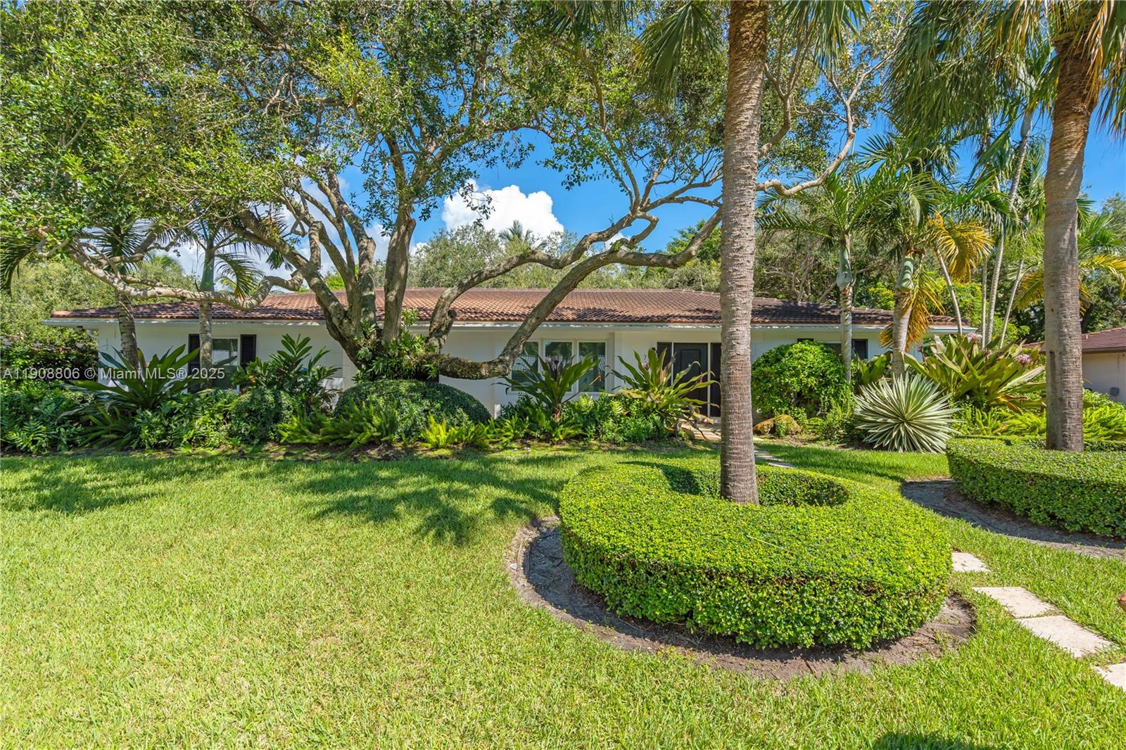 HILLARY ESTATES FIRST ADD - Residential