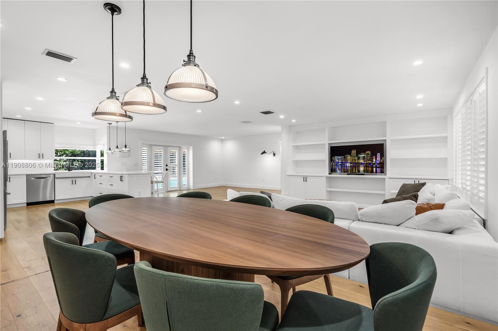 HILLARY ESTATES FIRST ADD - Residential