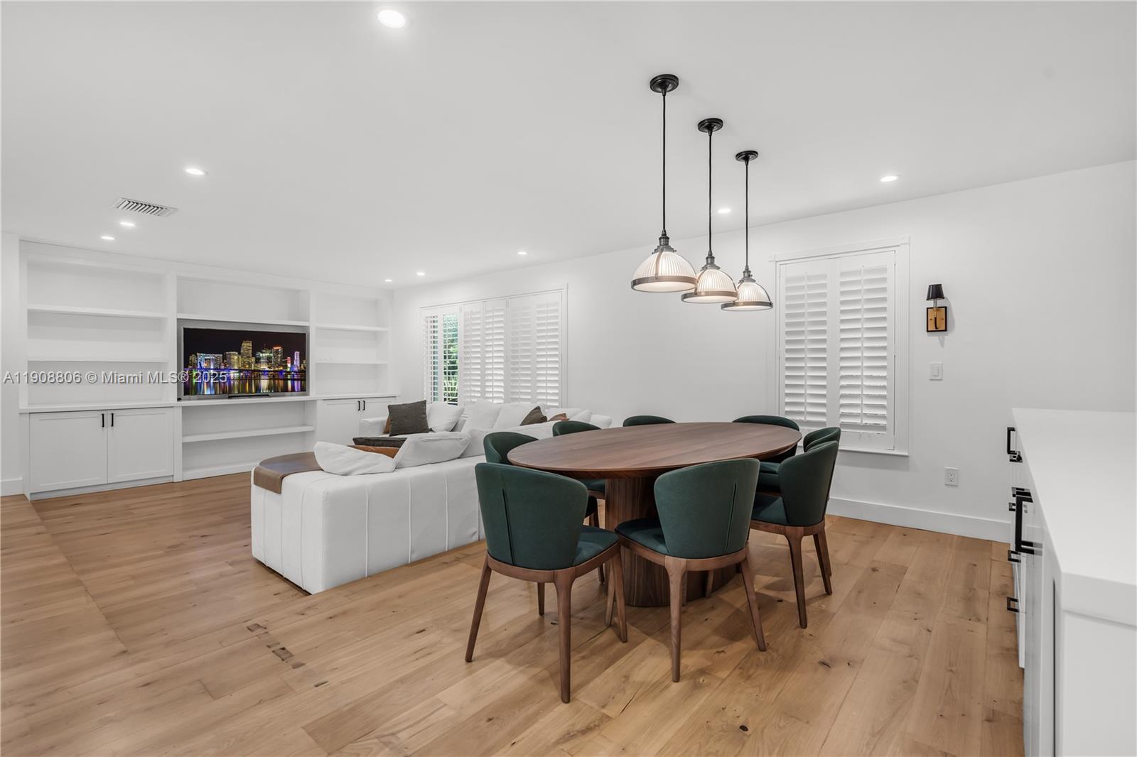 HILLARY ESTATES FIRST ADD - Residential