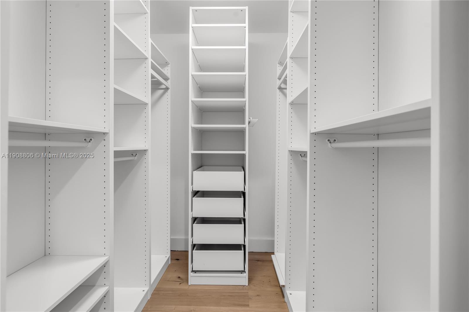 HILLARY ESTATES FIRST ADD - Residential