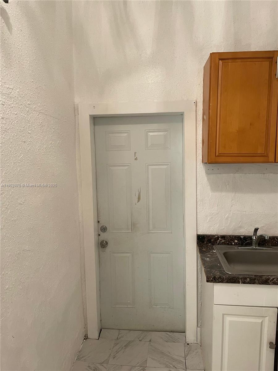 IRONS MANOR HIGH PINE ADD - Residential Lease