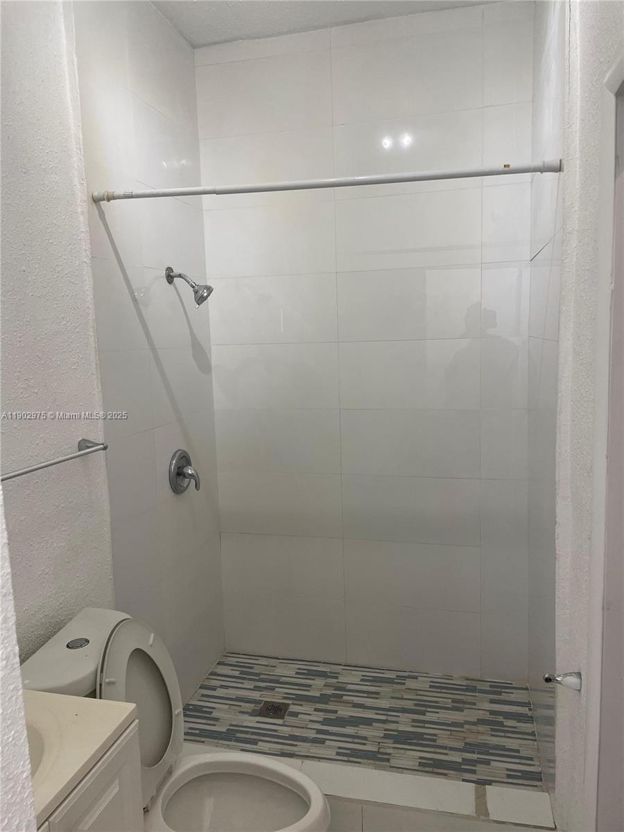 IRONS MANOR HIGH PINE ADD - Residential Lease