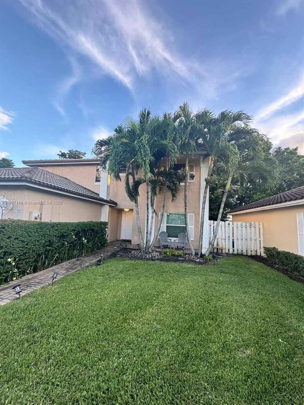 Photo of 9528 NW 9th Ct, Plantation, FL 33324 (MLS # A11907148)