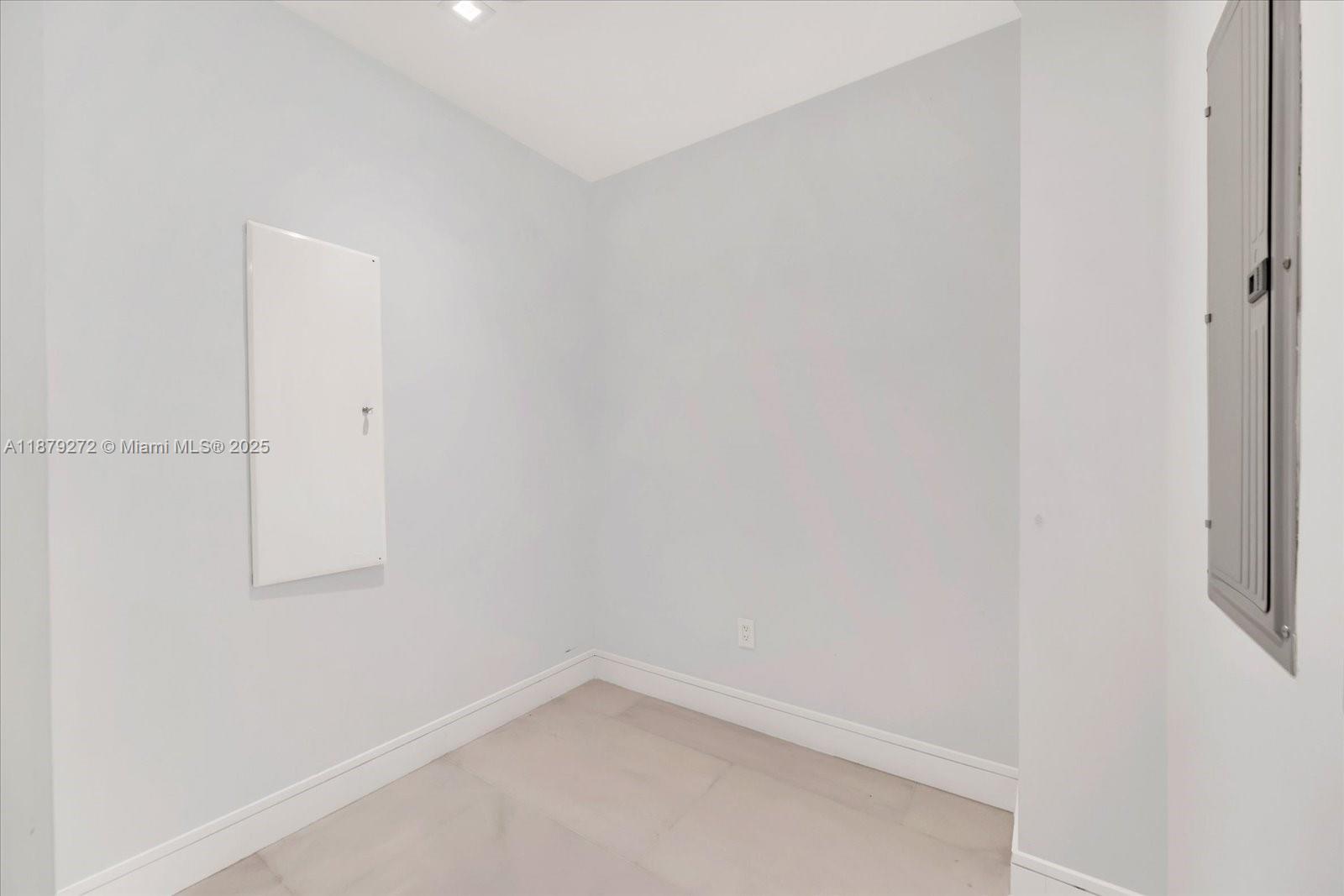 JADE SIGNATURE CONDO - Residential Lease