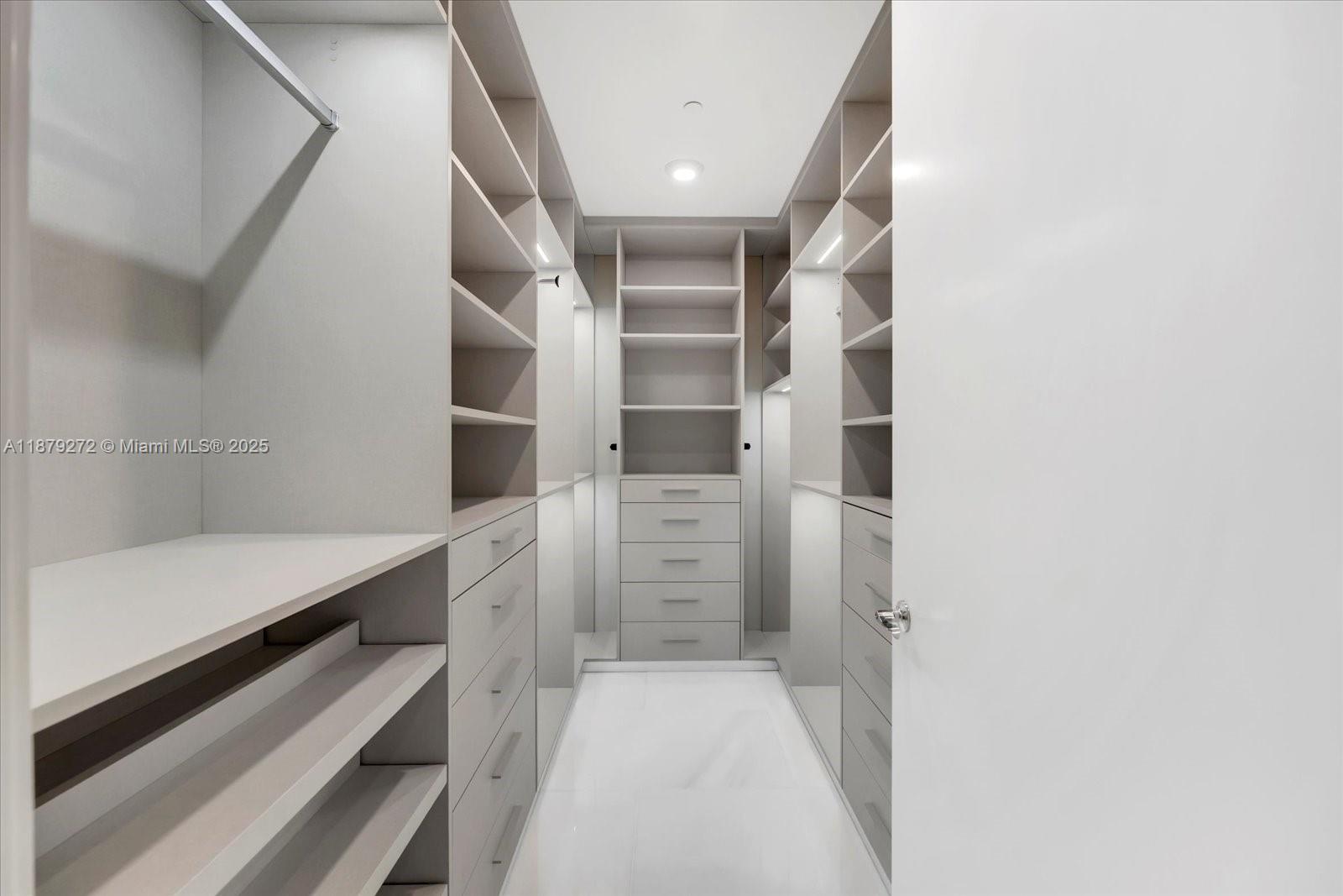 JADE SIGNATURE CONDO - Residential Lease