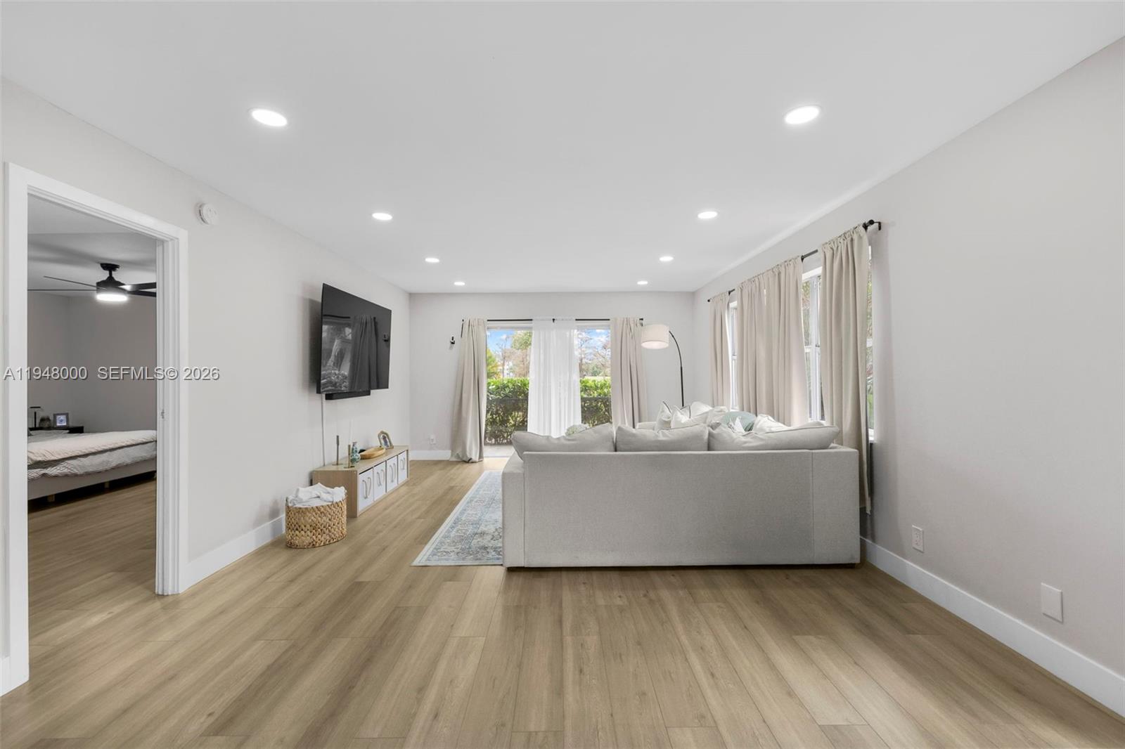 INVERRARY COUNTRY CLUB - Residential