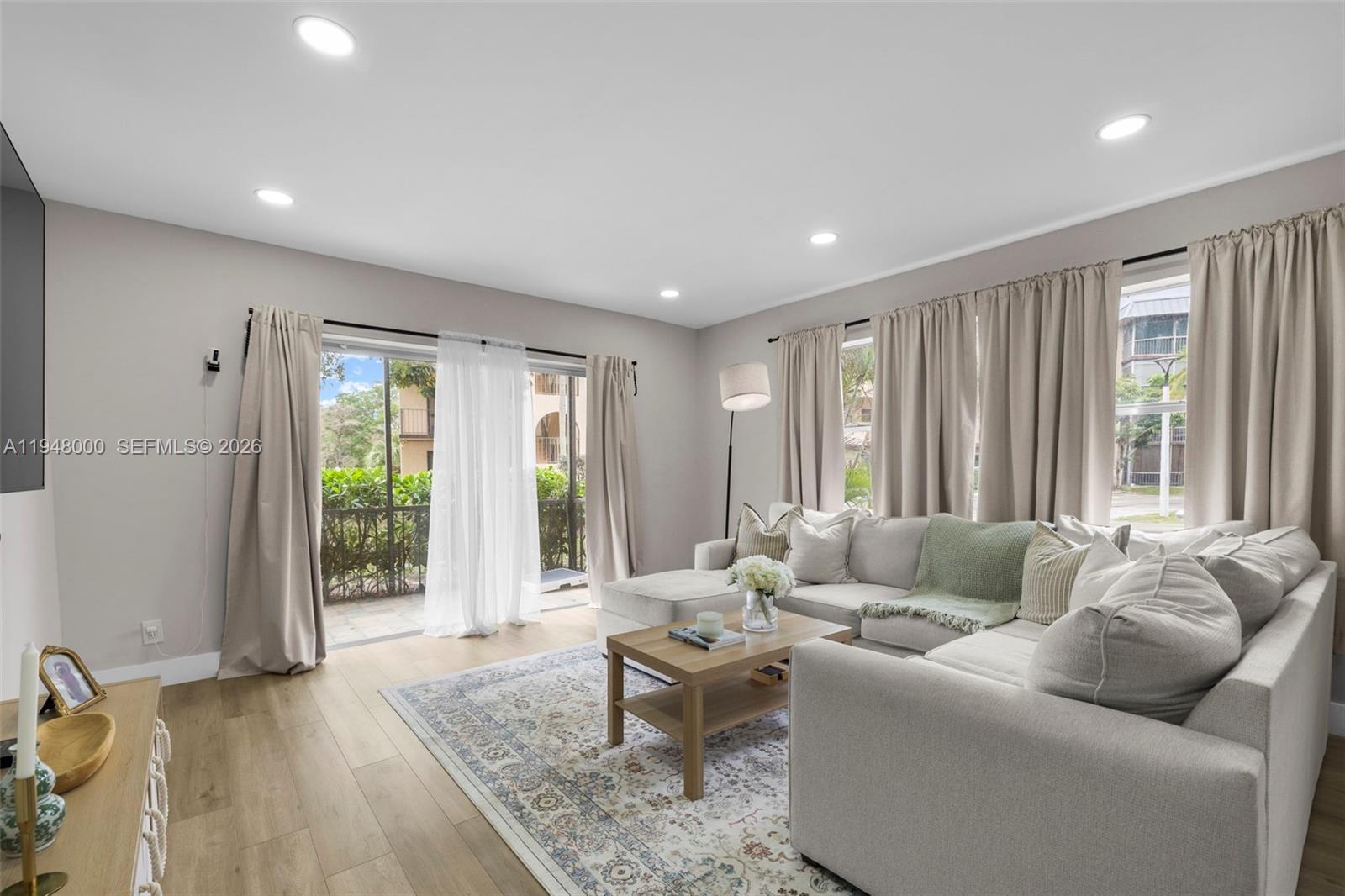 INVERRARY COUNTRY CLUB - Residential