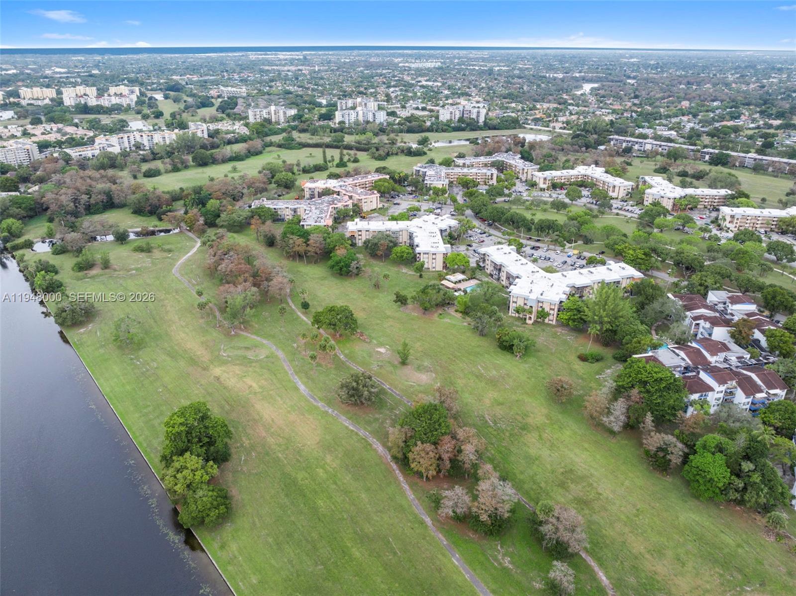 INVERRARY COUNTRY CLUB - Residential