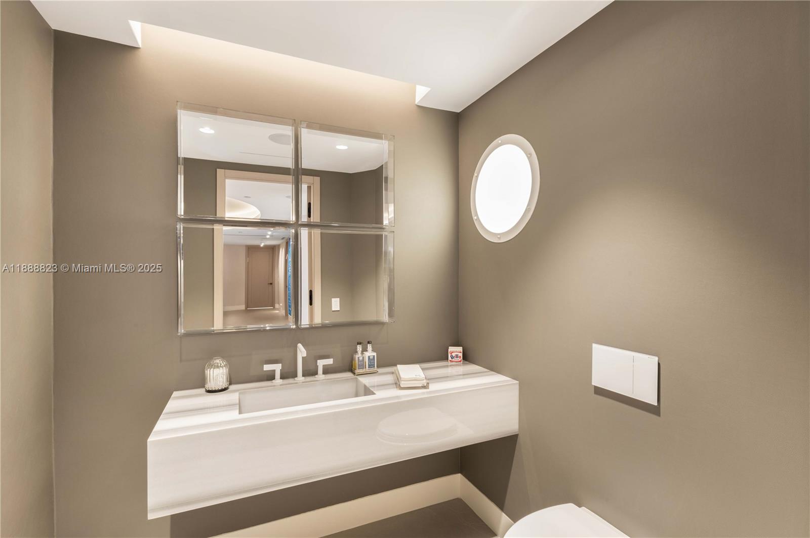 BAL HARBOUR TOWER CONDO - Residential