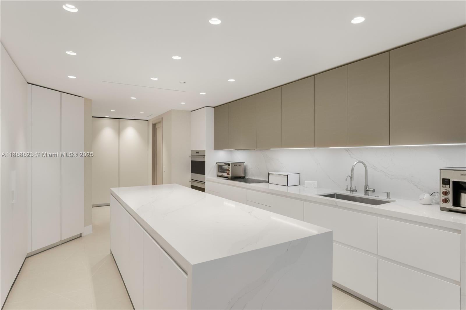 BAL HARBOUR TOWER CONDO - Residential