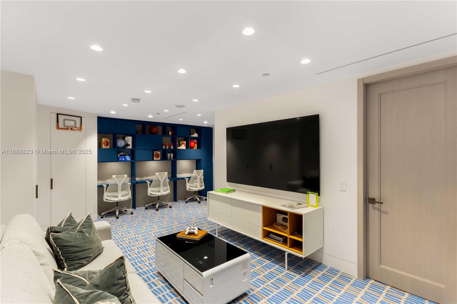 BAL HARBOUR TOWER CONDO - Residential