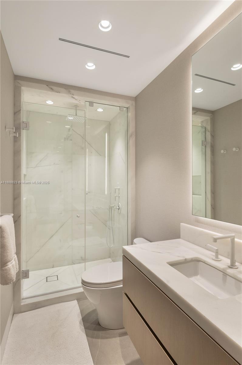 BAL HARBOUR TOWER CONDO - Residential