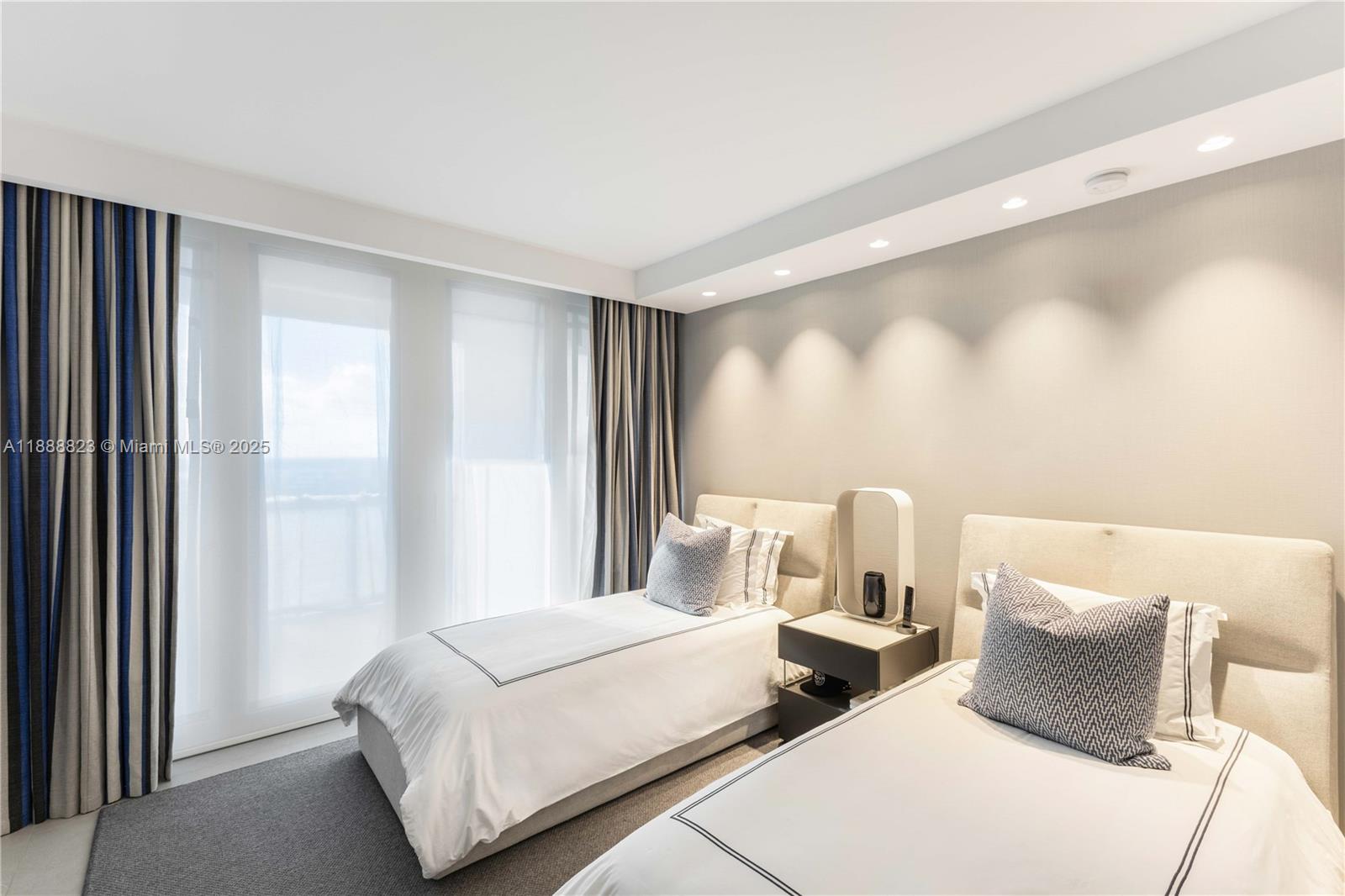 BAL HARBOUR TOWER CONDO - Residential