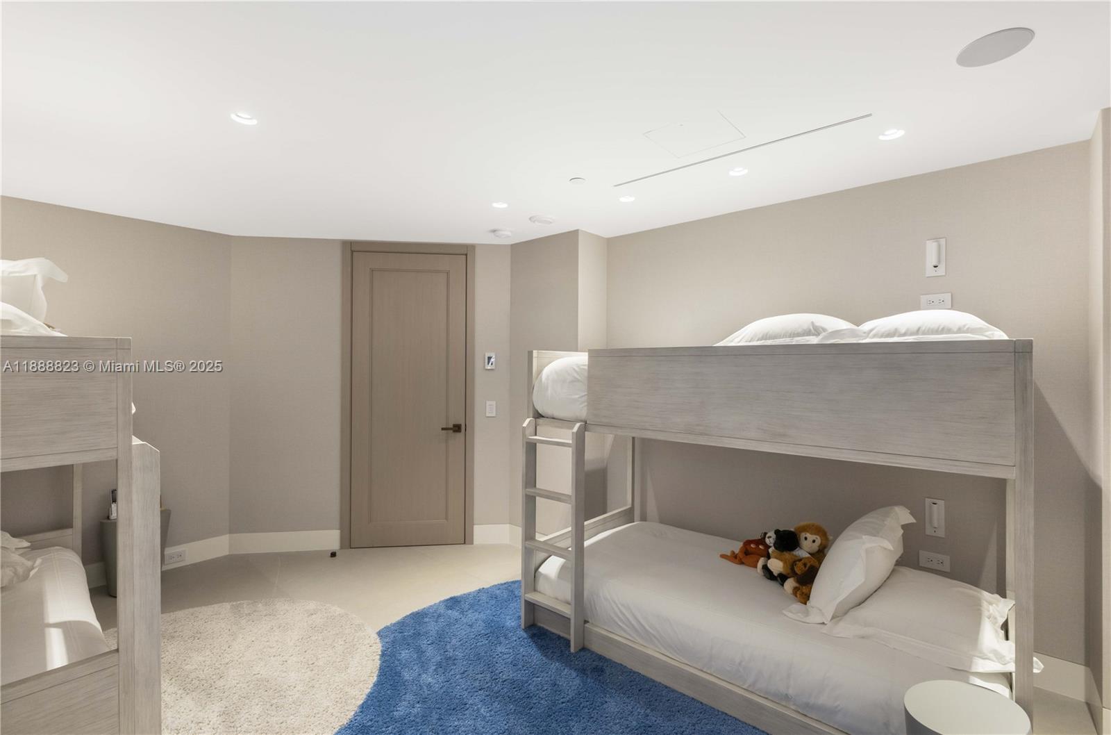 BAL HARBOUR TOWER CONDO - Residential