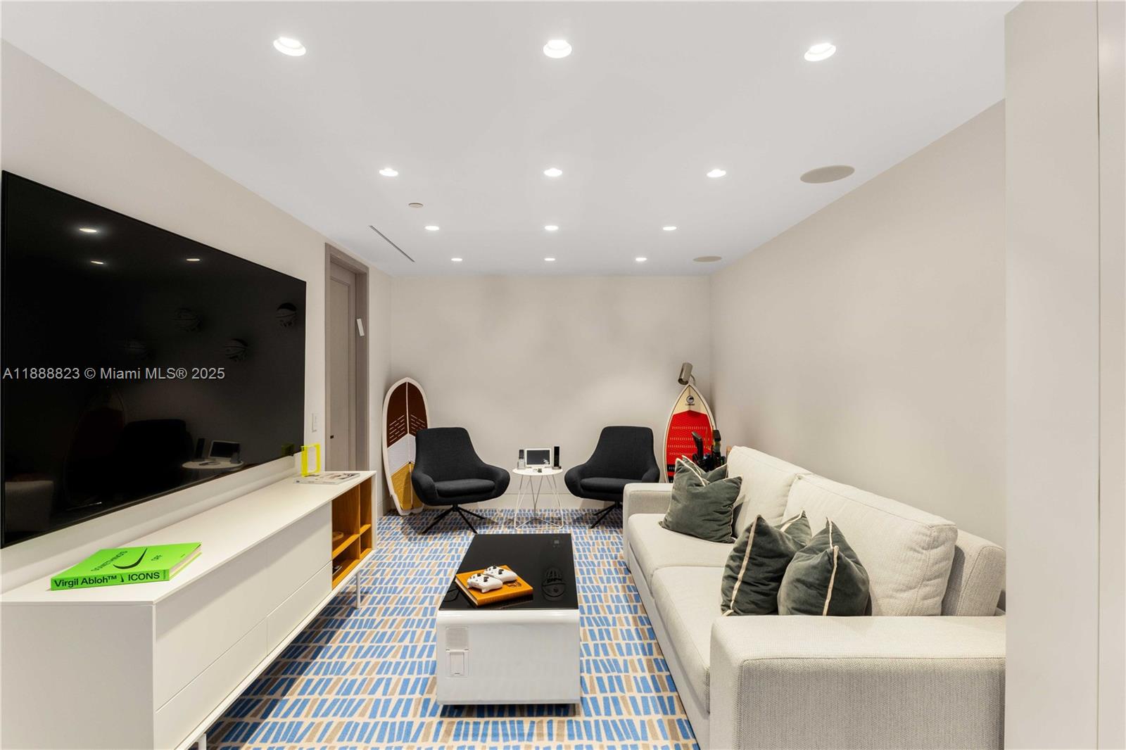 BAL HARBOUR TOWER CONDO - Residential