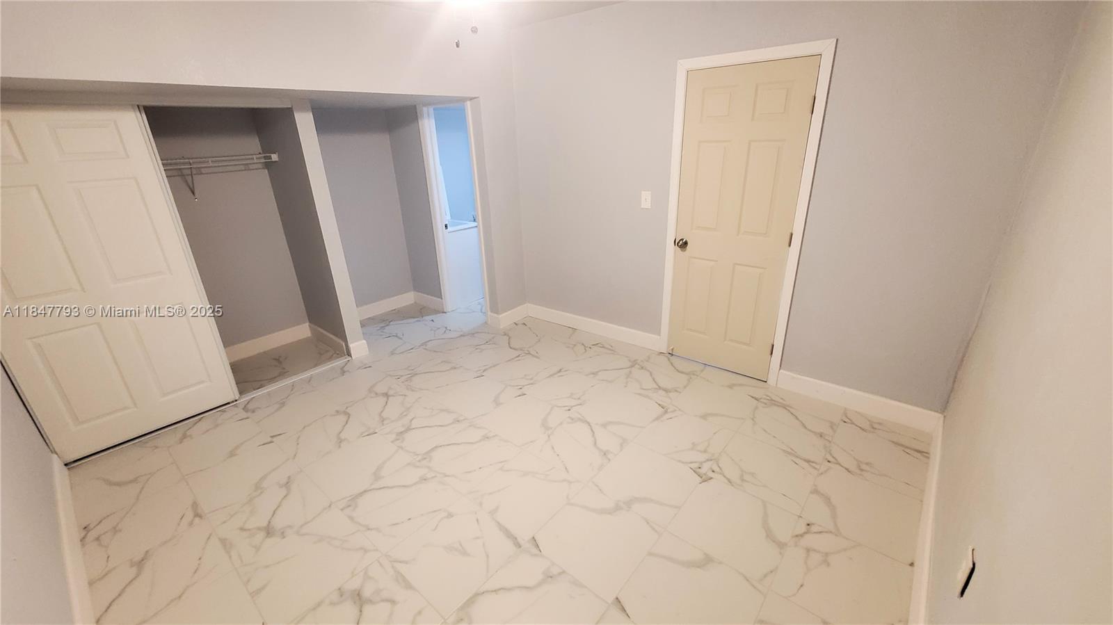 KNOLLS 3 SEC - Residential Lease