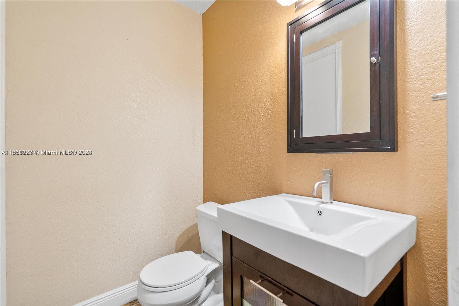 BRIDGEPORT VILLAS CONDO - Residential Lease