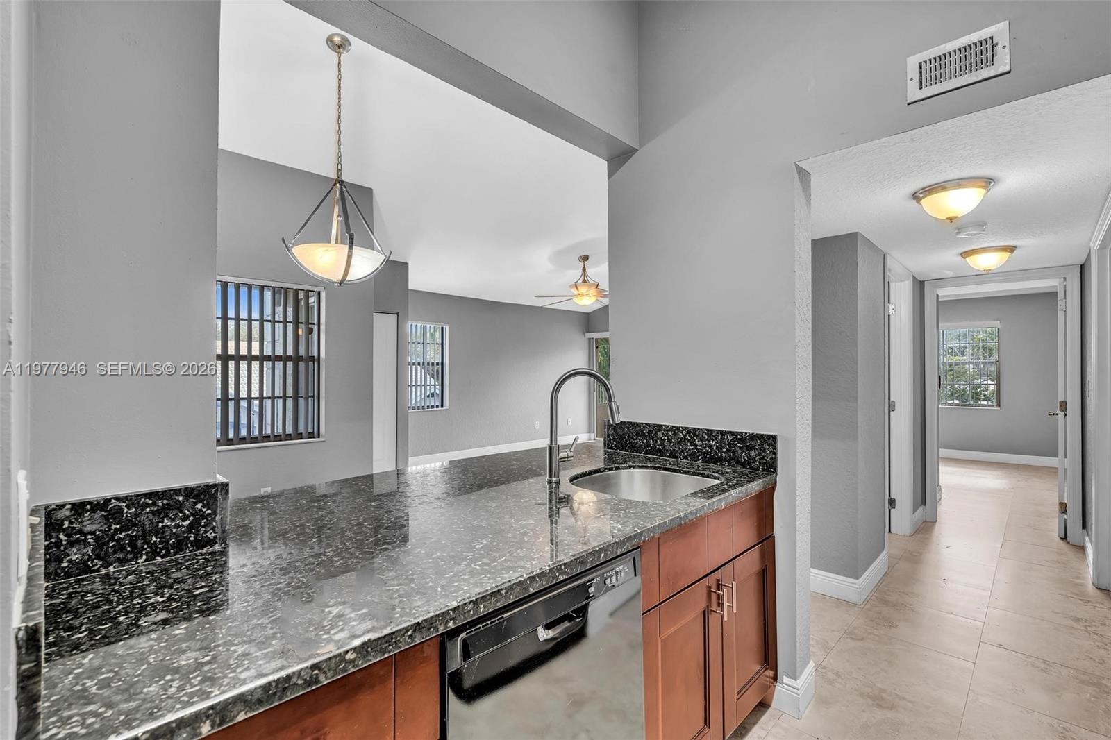 LAKEVIEW CLUB CONDO - Residential Lease