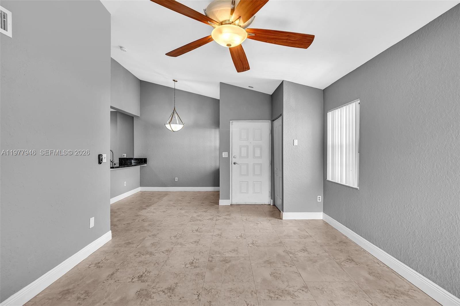 LAKEVIEW CLUB CONDO - Residential Lease