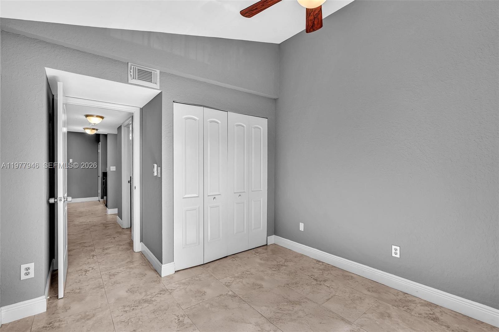 LAKEVIEW CLUB CONDO - Residential Lease